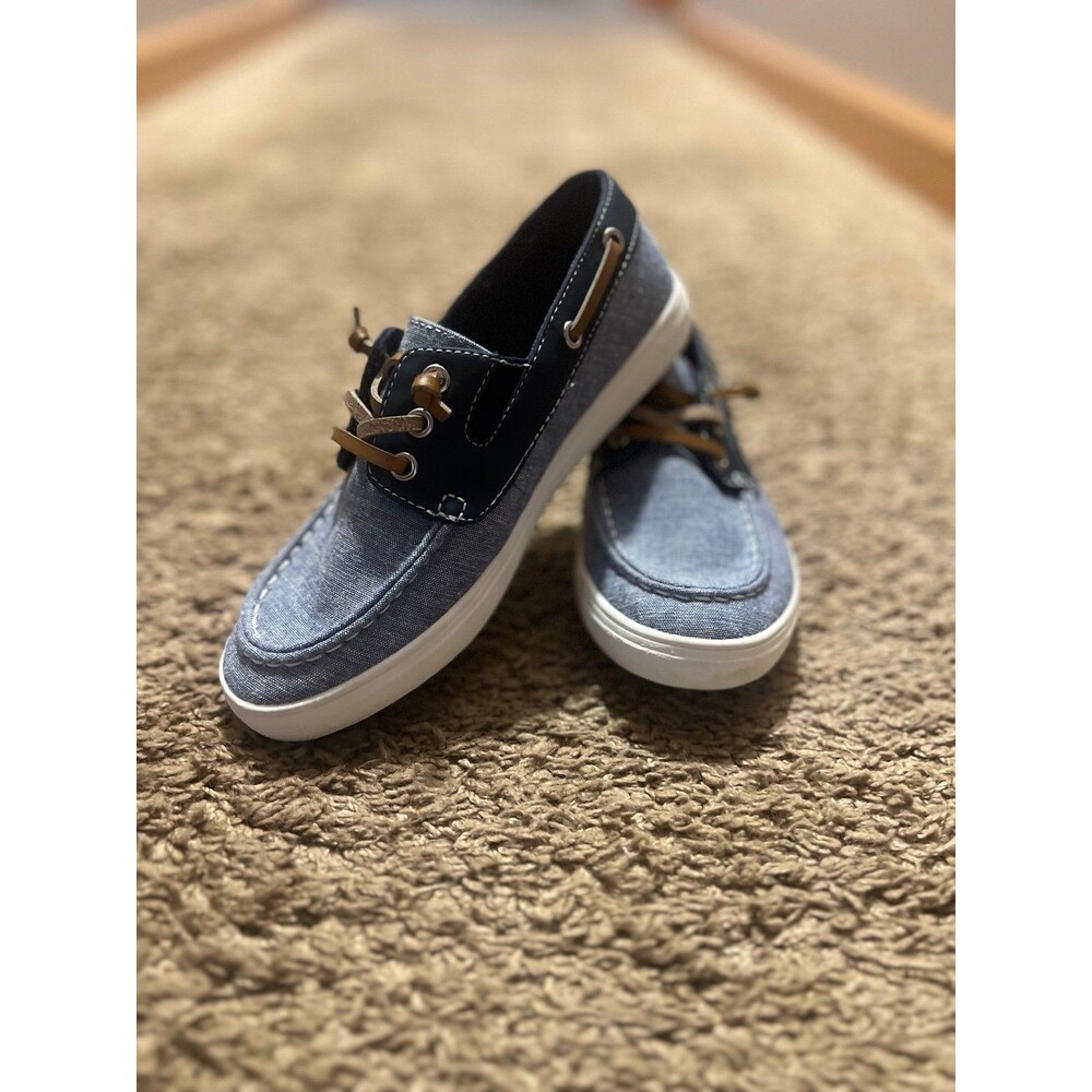 Boys Size 2Y Blue Slip On Boat Shoes New Without Tags